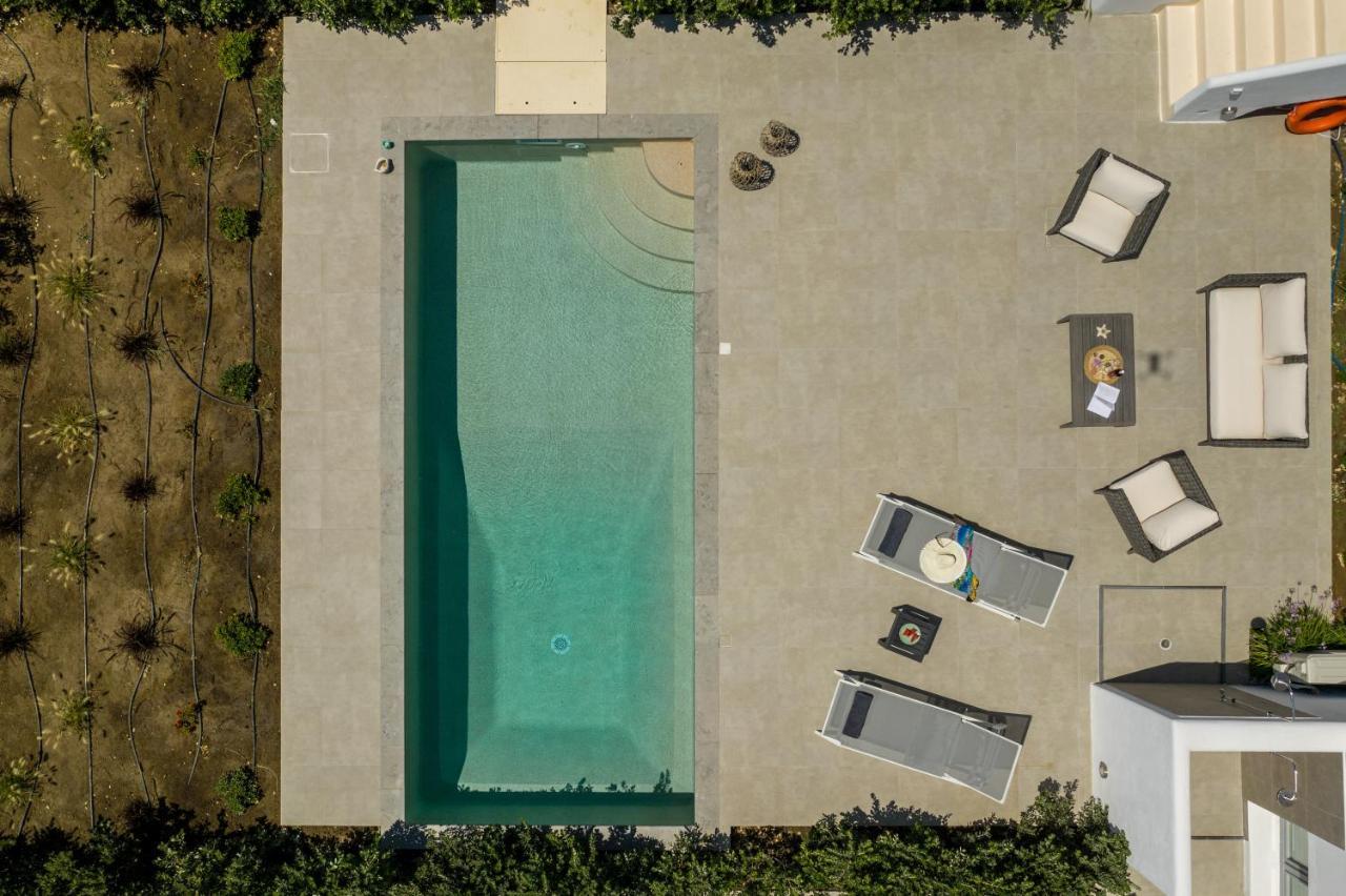 Salinus Beachfront Private Pool Villas Pláka Eksteriør billede