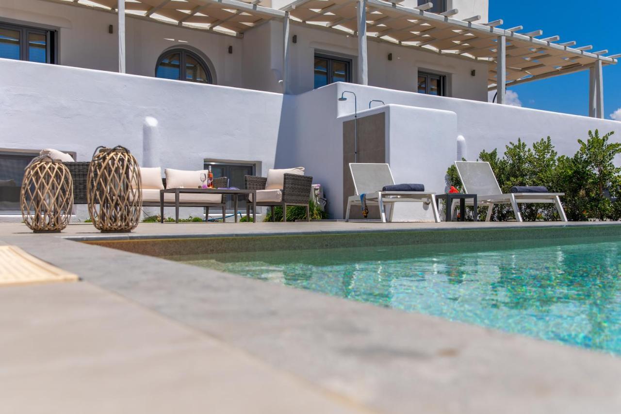 Salinus Beachfront Private Pool Villas Pláka Eksteriør billede