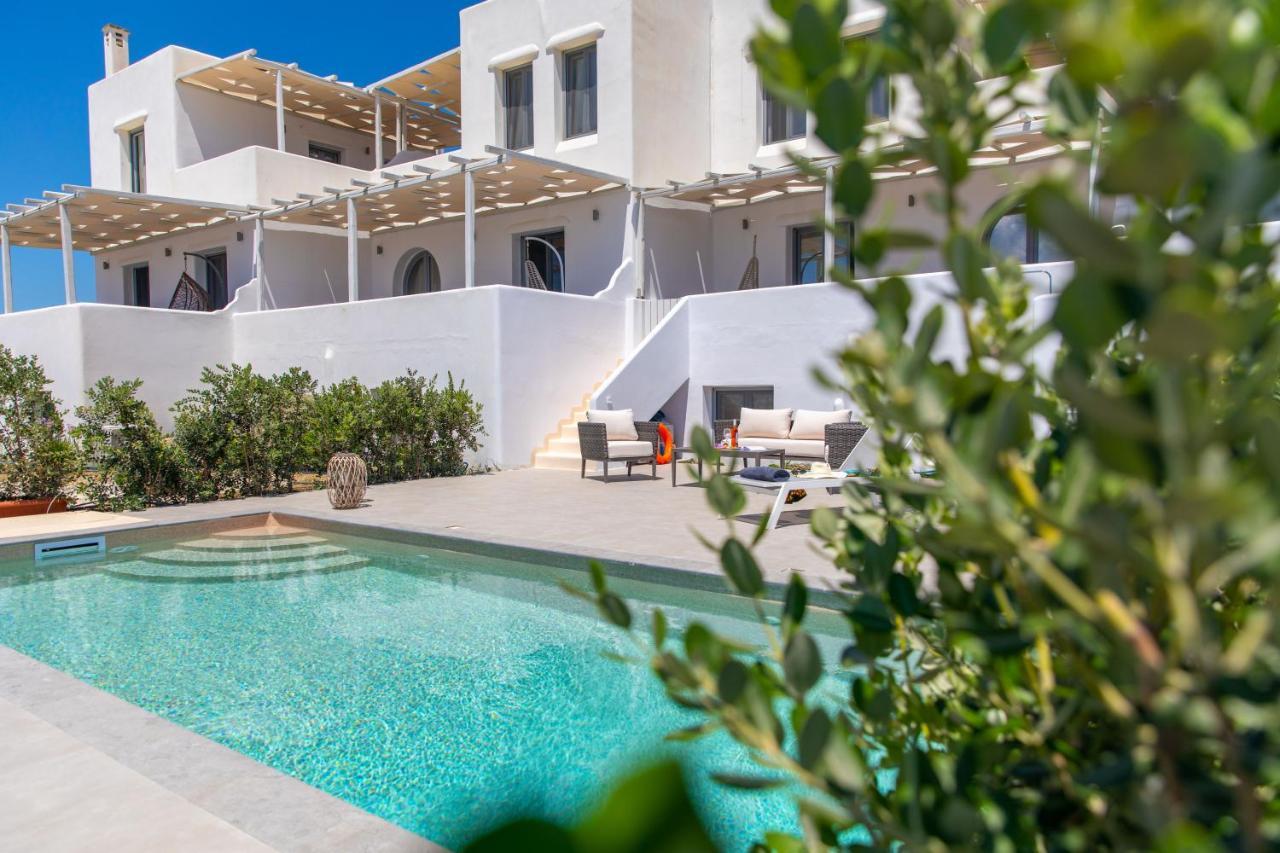 Salinus Beachfront Private Pool Villas Pláka Eksteriør billede