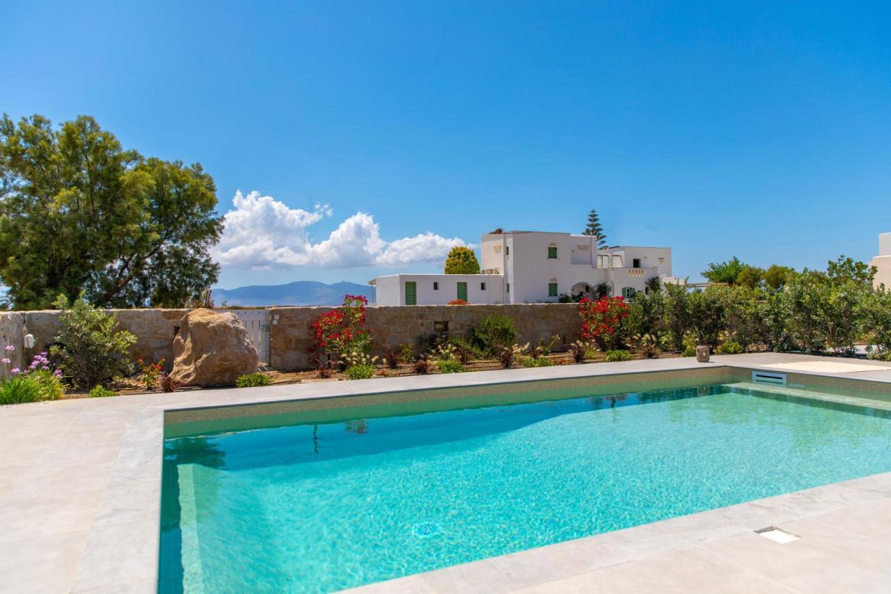 Salinus Beachfront Private Pool Villas Pláka Eksteriør billede